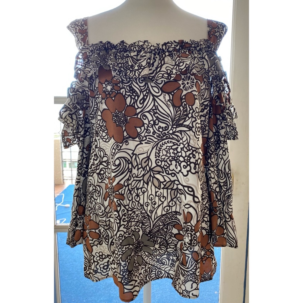Manuhealii Off the Shoulder Blouse